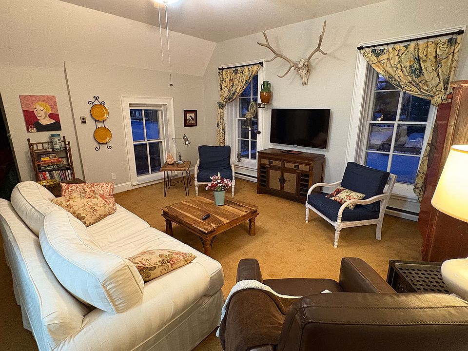Large 18x18 living room. Great views from windows, plenty of natural light. TV with Roku and wifi included for your streaming services. We provide general TV via Directstream.