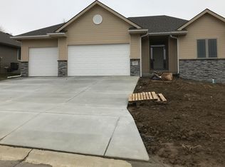 1390 Abercorn Dr, Council Bluffs, IA 51503