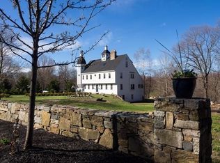 1423 Quaker St, Northbridge, MA 01534