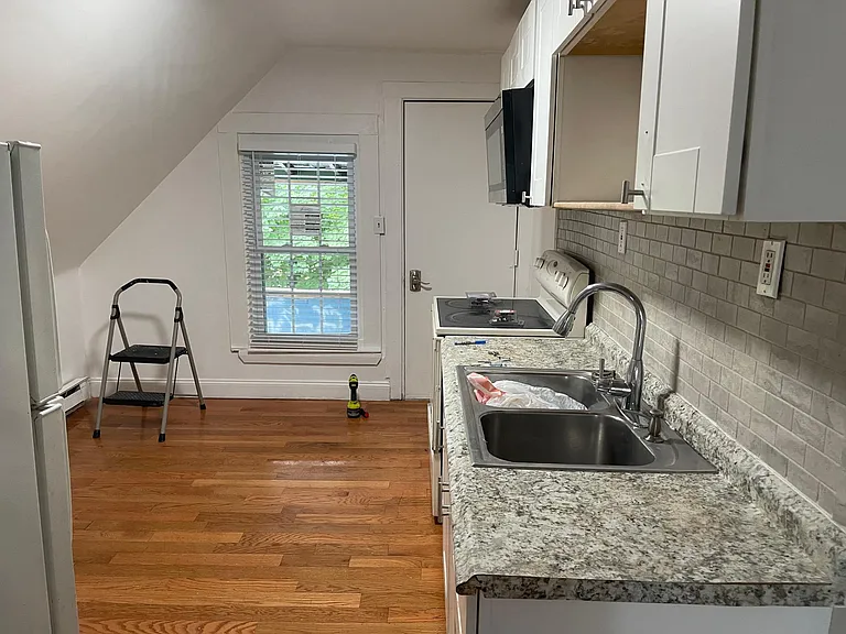 212 Park Ave #3 — Photo 3