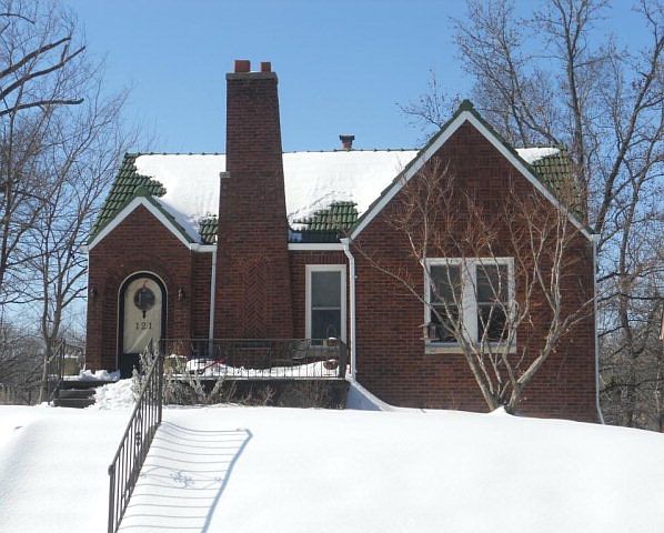 1st image of 121 E Circle Dr