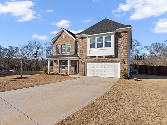 3rd image of 780 Oak Hill Ln