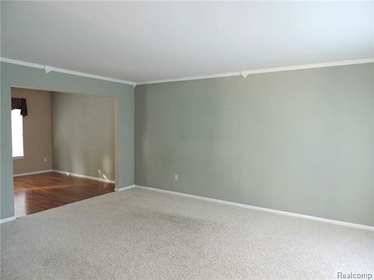 4th image of 356 Cove View Dr