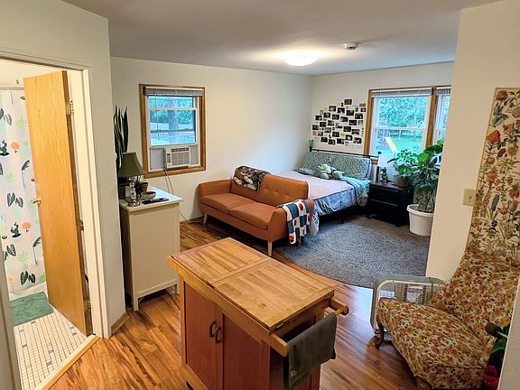 3rd image of 18 Arthur Ave SE #1