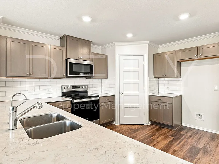 521 Colonel McNally Cv — Photo 13