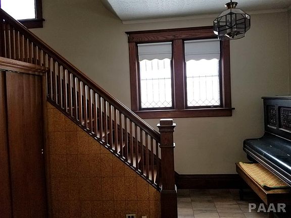 5th image of 1637 N Peoria Ave