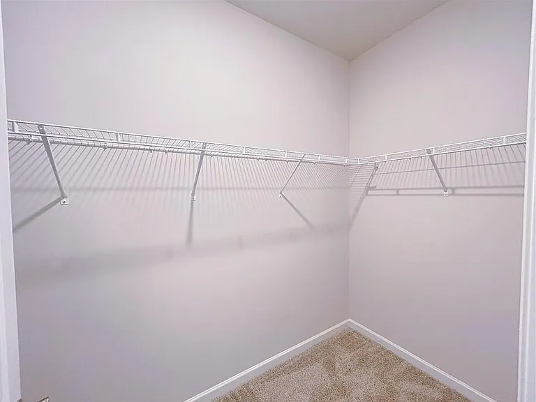 2586 Mills Commons Dr — Photo 22