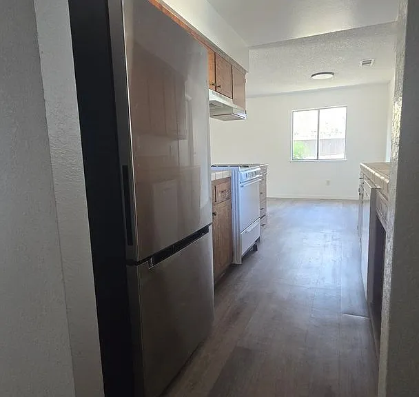 2146 Neill Way — Photo 3