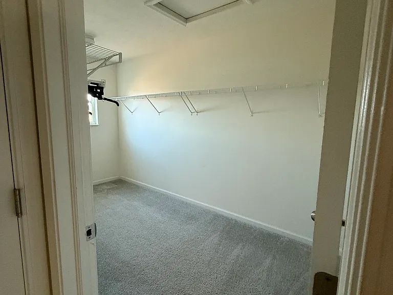 822 Blue Ash Trl — Photo 17