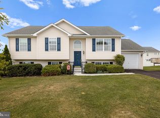 37 Taft Dr, Inwood, WV 25428
