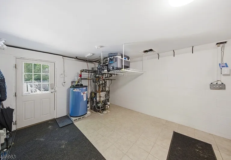 2057 Lakeside Dr W — Photo 39