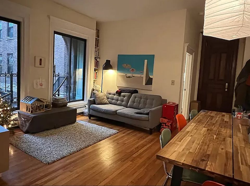 1st image of 330 W 108th St APT 4