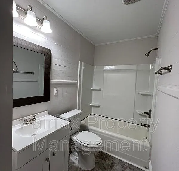 102 W Summit Ave #B — Photo 14