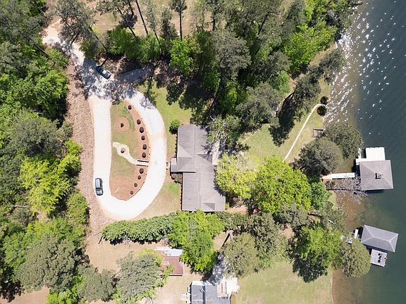 2nd image of 315 Hill Valley Rd