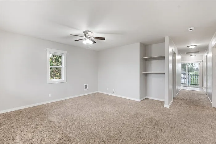 1111 Grand Ave #B — Photo 5