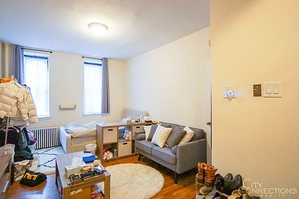 Rented by City Connections Realty | media 5