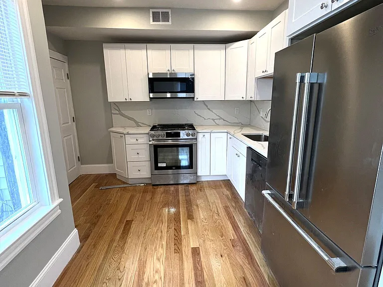 73 Pearl St #1 — Photo 5