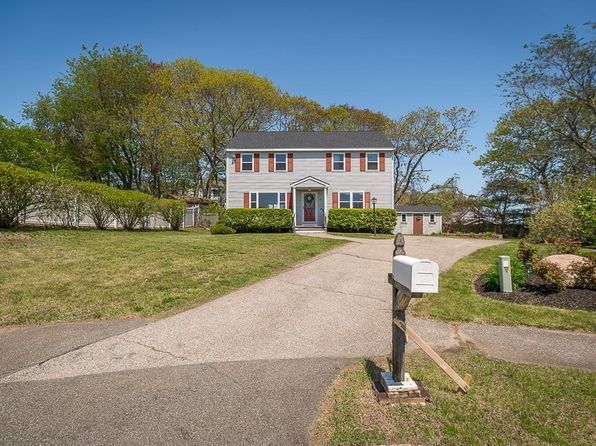 12 Crestview Ter, Gloucester, MA 01930