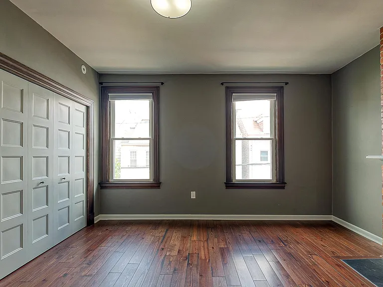 242 Edmond St — Photo 12