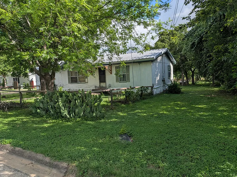 610 Hamilton Creek Dr — Photo 12