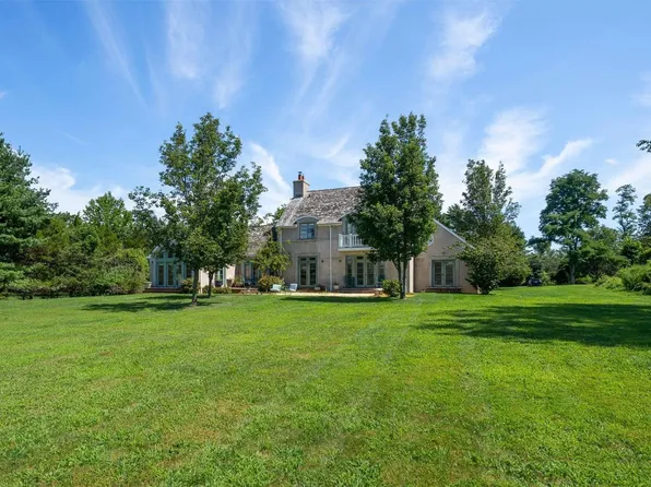 15 Lloyd Lane, Lloyd Neck, NY 11743