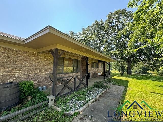 1st image of 11206 N White Oak Ave