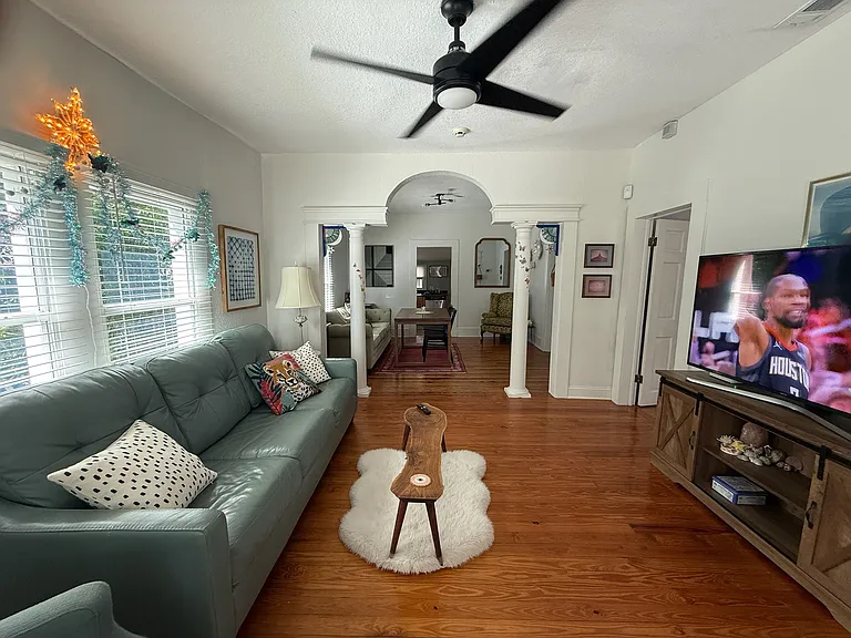 1409 E Gore St — Photo 3