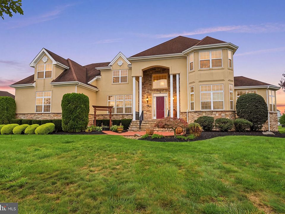 1st image of 36 Belmont Cir