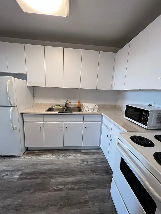 Flex Room - St. Clair Avenue East & Yonge Street — Photo 4