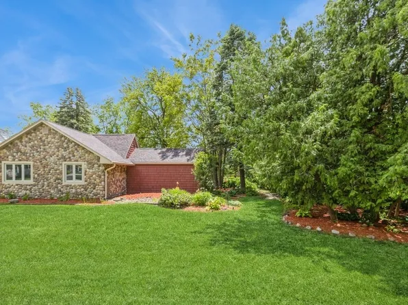 730 Walnut St, Waukee, IA 50263
