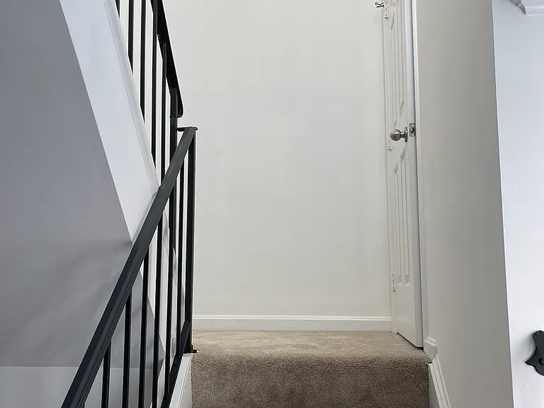 2101 N Rolfe St #D — Photo 11