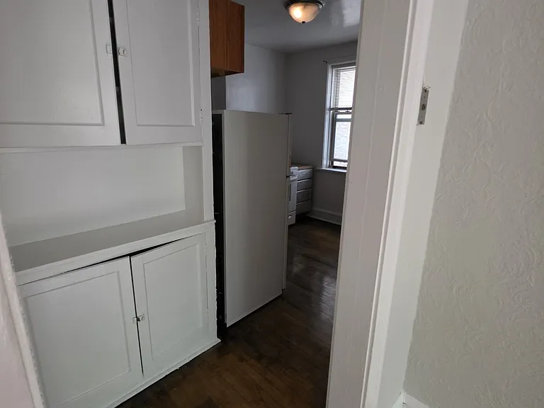 entrance to kitchen