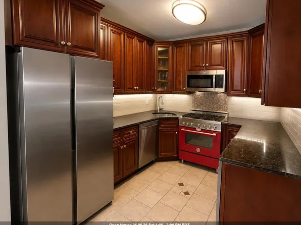 719 Monroe Street image 1 of 12