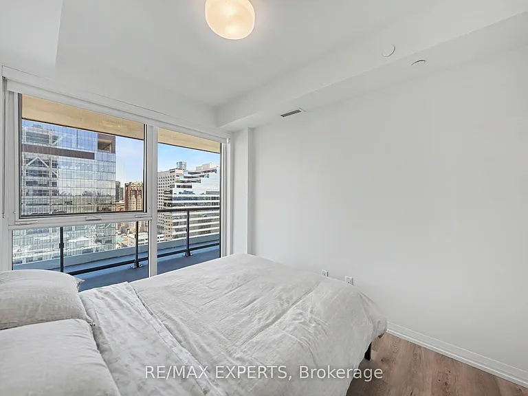 280 Dundas St W #1805 — Photo 5
