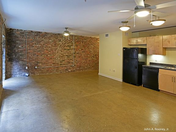 2nd image of 133 N Sycamore St APT 03