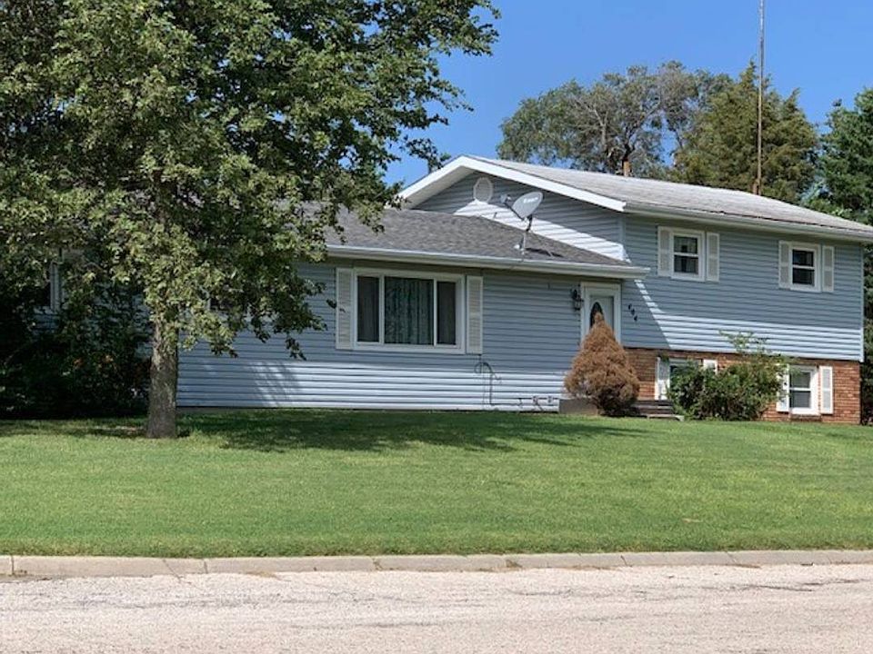 1st image of 404 N 1st St
