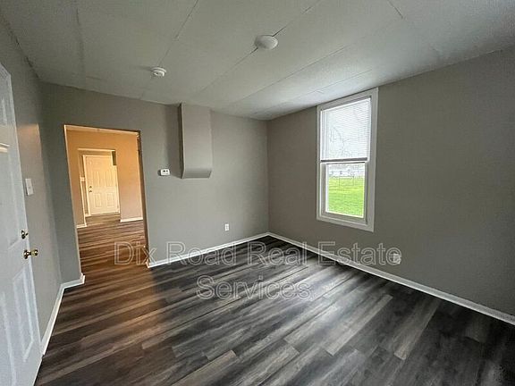 2nd image of 1916 Linden Ave