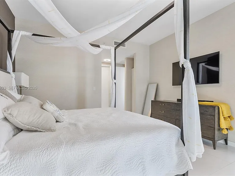 17475 Collins Ave #503 — Photo 41