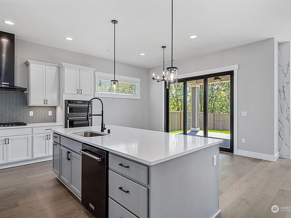 4th image of 3810 95th Avenue E