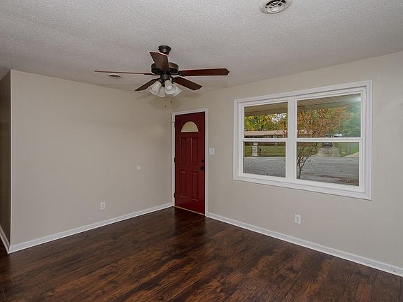 4th image of 4078 Briarwood Ct
