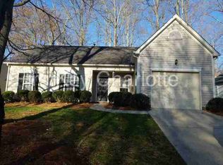 8029 Bella Vista Ct, Charlotte, NC 28216
