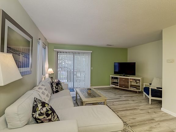 4th image of 1140 Hidden Cove Dr APT G