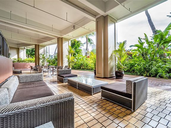 4th image of 2333 Kapiolani Blvd APT 405