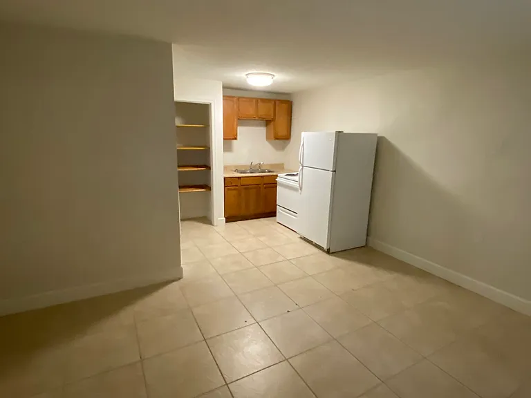 418 Plaza Ave #4 — Photo 1
