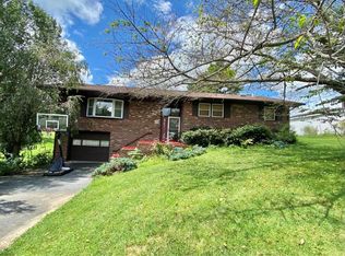 112 Meadow Ln, Bluefield, VA 24605
