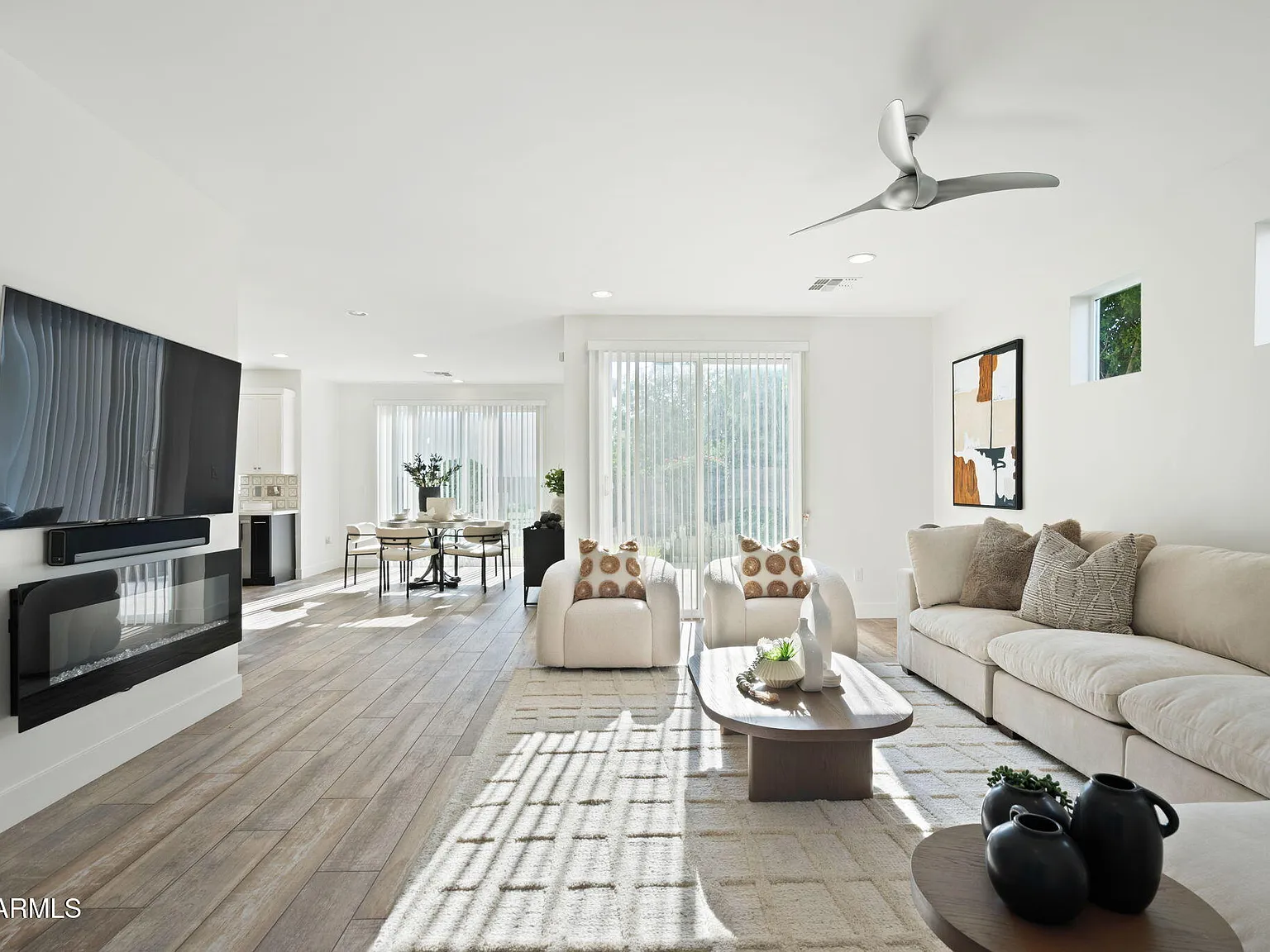 3 bed, 2.5 bath, 2123 sqft, $4,400 — Photo 2