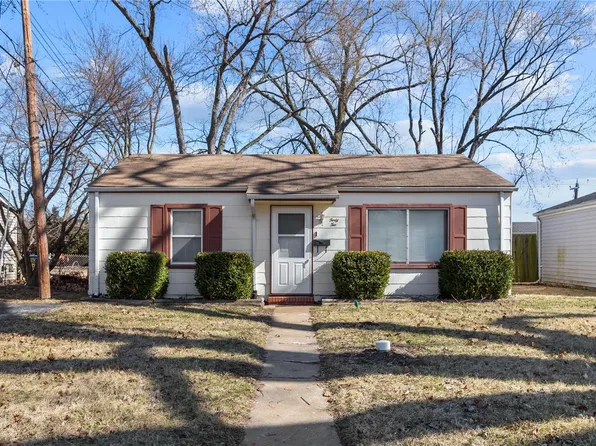42 Florval Dr, Florissant, MO 63031