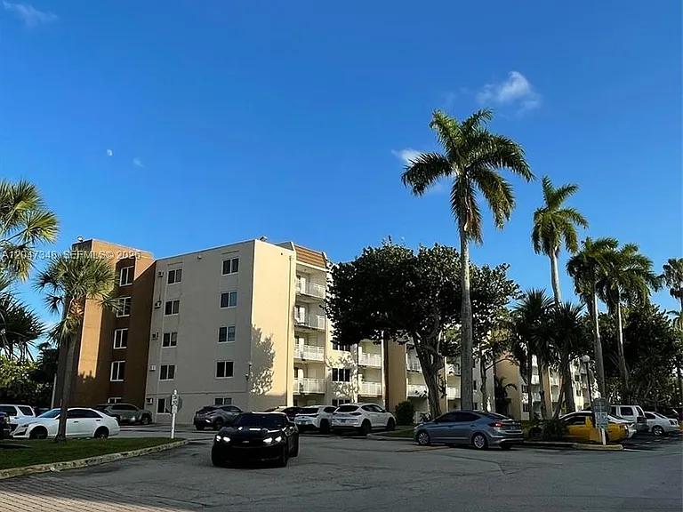 6950 Miami Gardens Dr #2-312A — Photo 1
