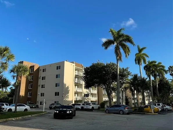 6950 Miami Gardens Dr, Hialeah, FL