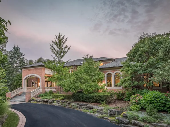 4524 Stoneleigh Rd, Bloomfield Hills, MI 48302